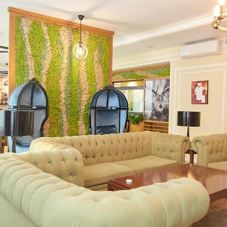 Green Which Hotel 페트로파블롭스크 외부 사진